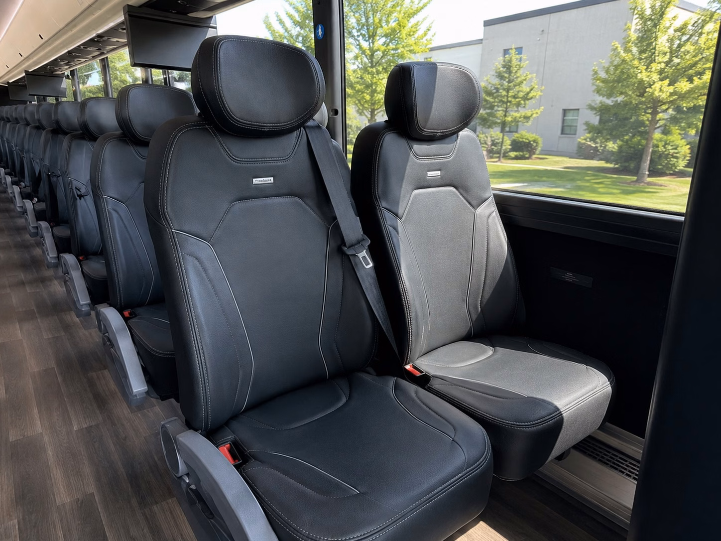 shuttle guests between pasco hotels and your wedding venue without the stress